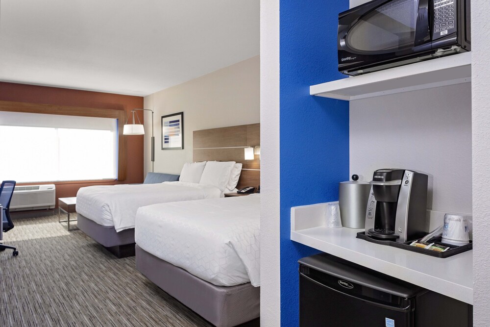 Holiday Inn Express & Suites Madison, an IHG Hotel