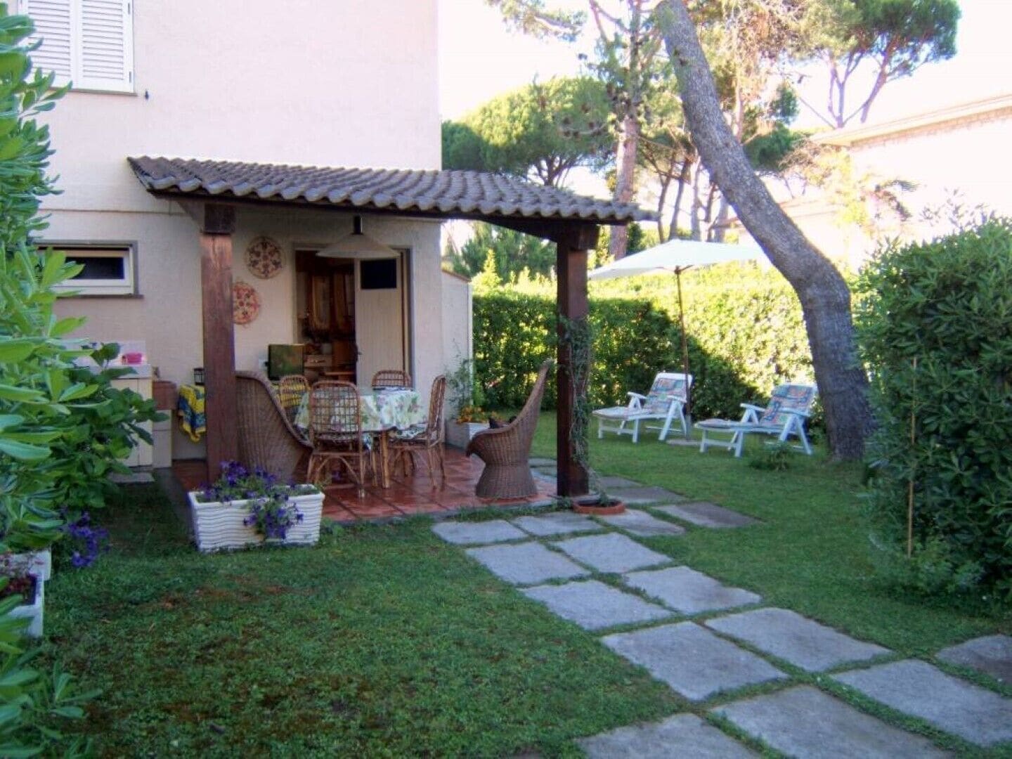 Casa Marina for your nice vacation in Forte dei Marmi in Forte dei Marmi in Forte Dei Marmi, Italy