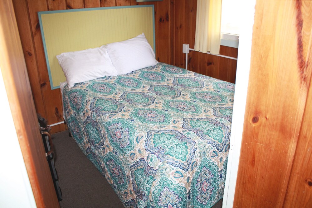 Paradise Beach Resort In Tawas City Cheap Hotel Deals Rates