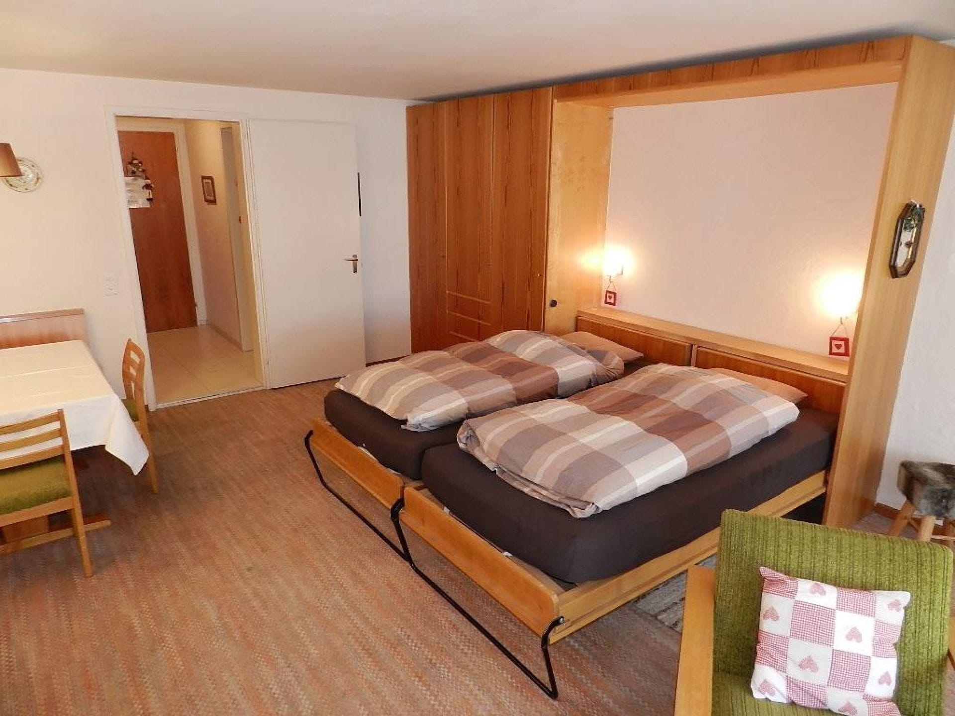 Lovely Apartment for 3 Guests With Wifi, Balcony and Parking in Saanen, Switzerland