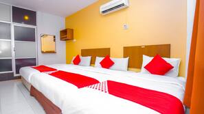 Free WiFi, linens