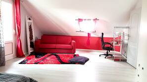 1 bedroom, desk, iron/ironing board, free WiFi
