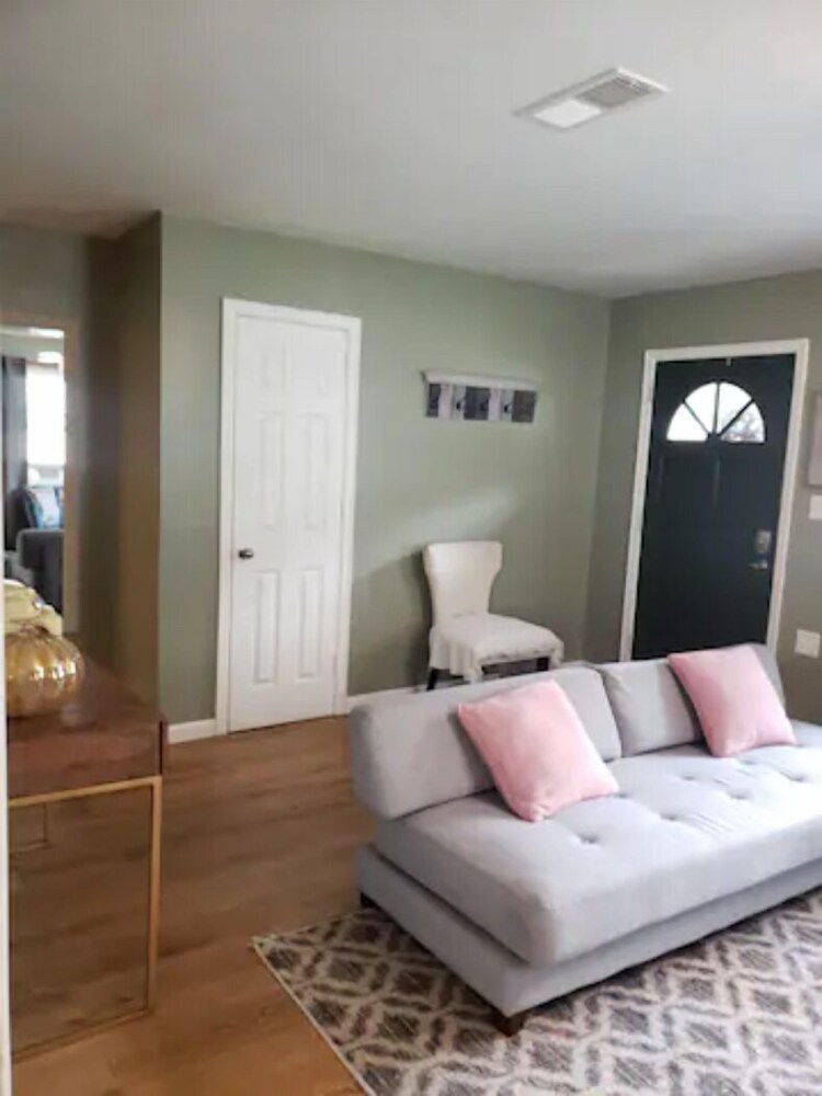 Go Braves!- 3bd/2ba 6min from Mercedes-Benz/CNN/GWCC