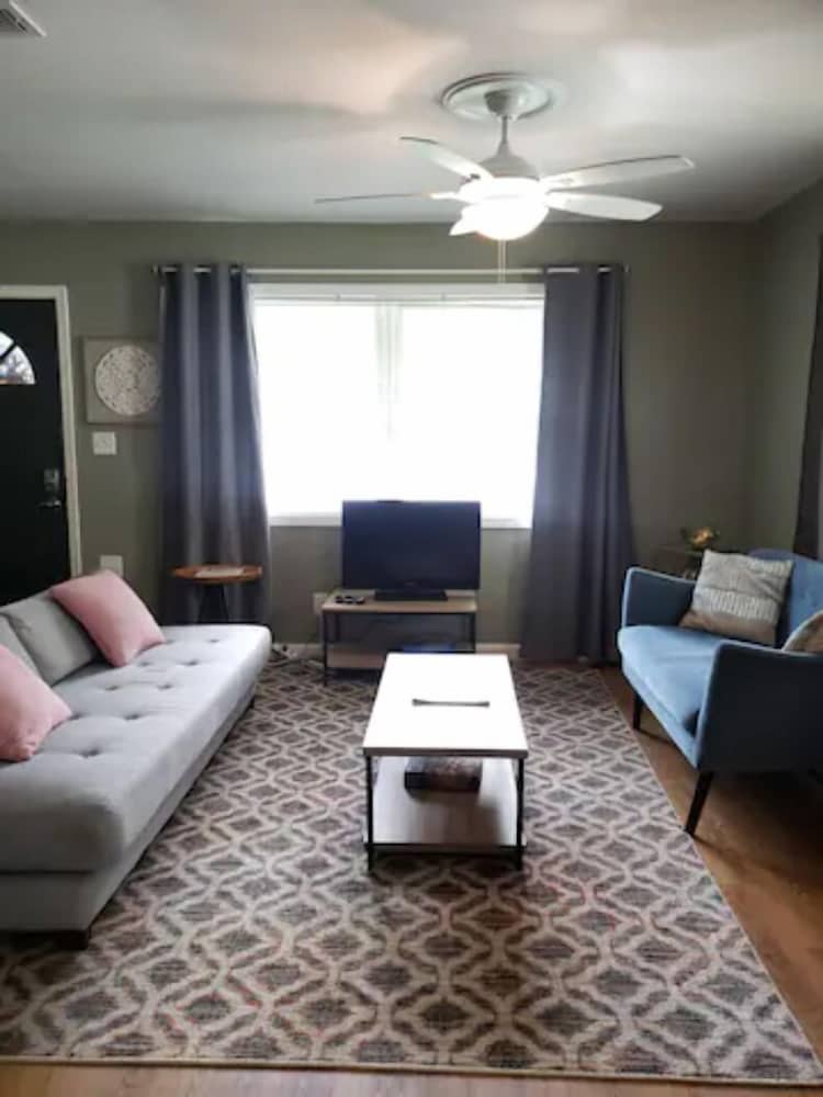 Go Braves!- 3bd/2ba 6min from Mercedes-Benz/CNN/GWCC