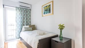2 bedrooms, iron/ironing board, Internet, linens