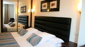 Minibar, in-room safe, free WiFi, linens