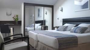 Minibar, in-room safe, free WiFi, linens