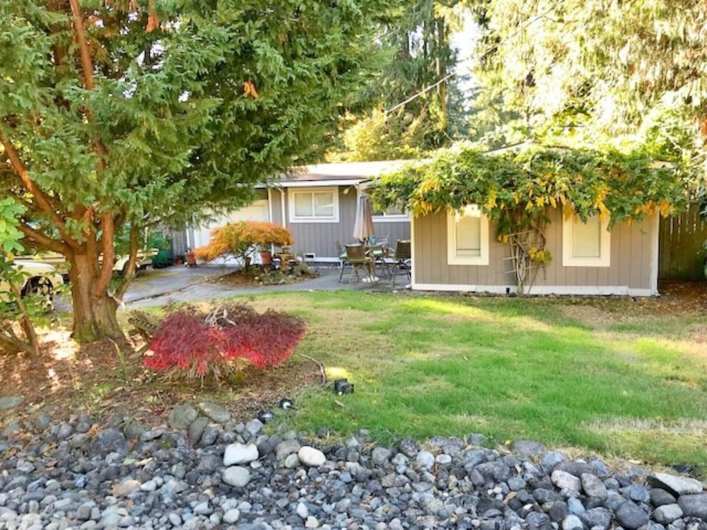 Lake Sammamish Bungalow half mile to Public Beach Access Sammamish Vrbo