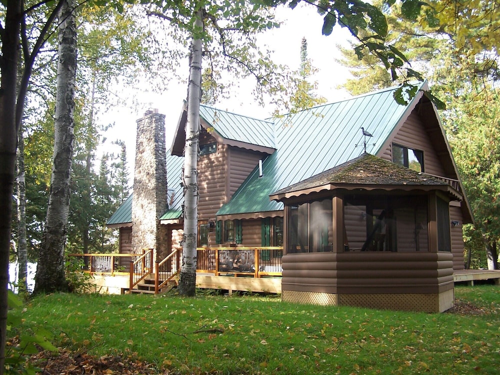 Grove Island Lodge A Relaxing Island Retreat On Lake Vermilion In