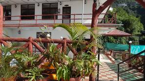 1 bedroom, premium bedding, individually decorated