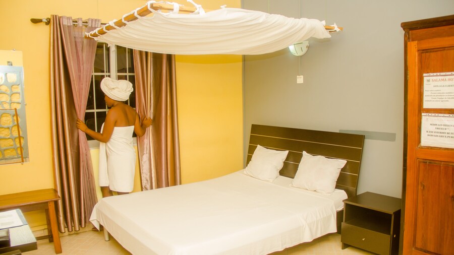 Salama Hotel