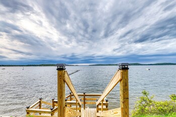 Lakefront Cabin W Beach Access 180 Degree View Of Lake
