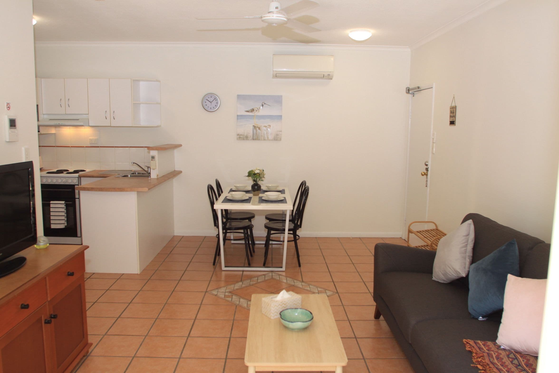 Contemporary Convenient Central Retreat