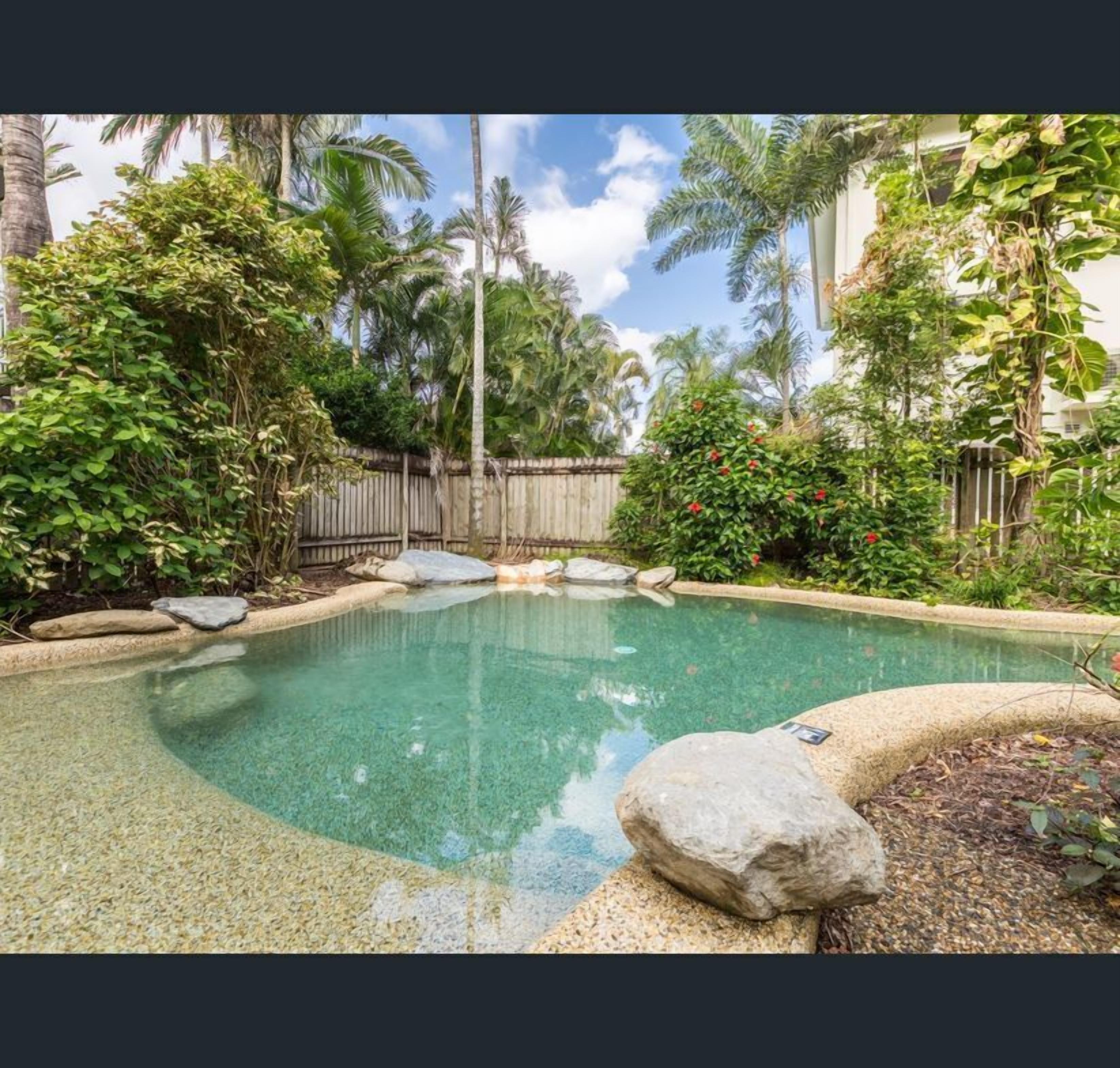 Contemporary Convenient Central Retreat