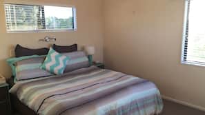 3 bedrooms, WiFi, linens