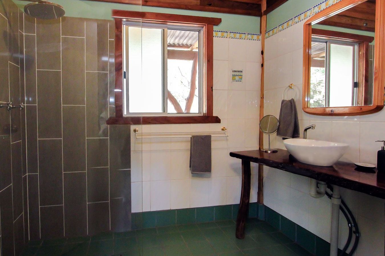 Shady Creek Eco Cabin