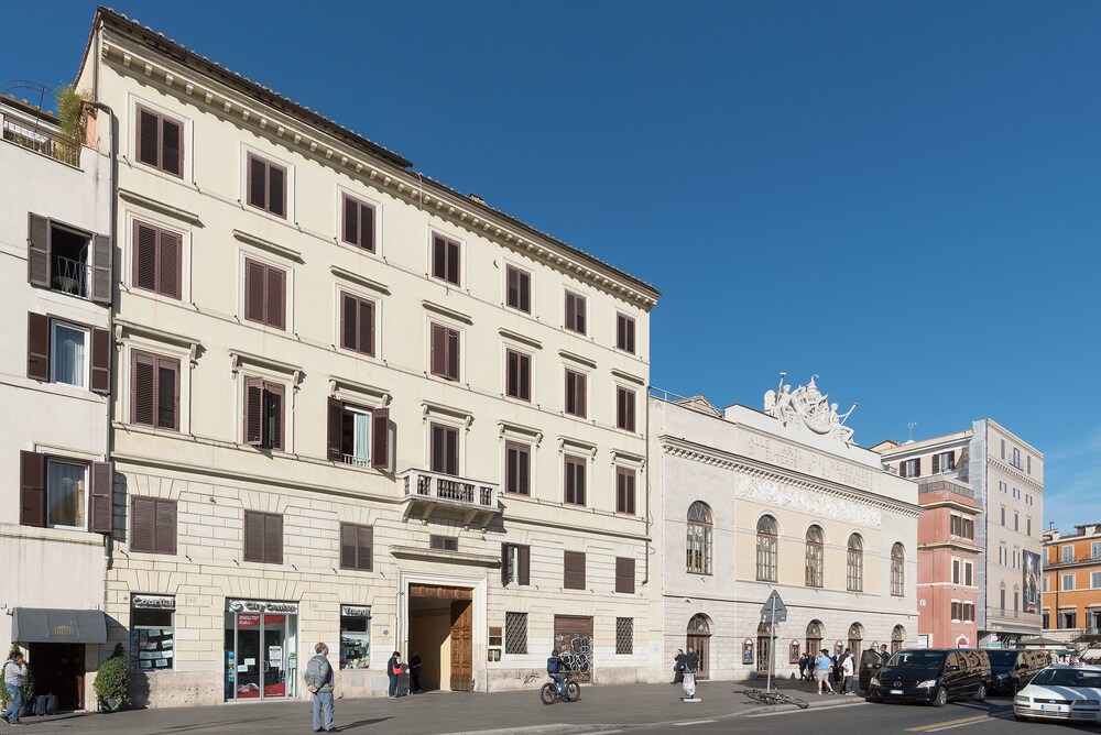 Torre Argentina Charming Apartment In Rome Hotel Rates - 