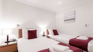 2 bedrooms, iron/ironing board, free WiFi, linens