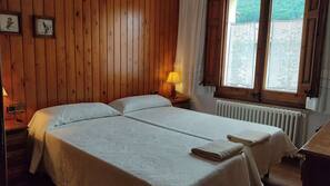 4 chambres, ameublement personnalisé, fer et planche à repasser
