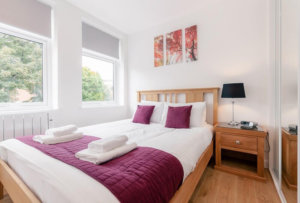 Roomspace Apartments -Swan House