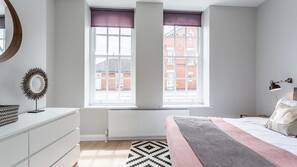 2 bedrooms, laptop workspace, iron/ironing board, free WiFi
