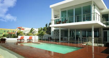 Beachfront Upscale House in Telchac