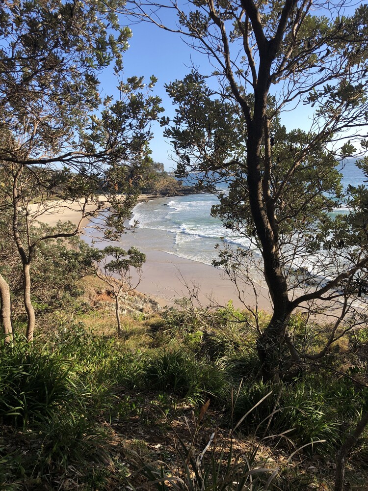 Fi s Beach House directly opposite beach and park 3 mins to dog beach!