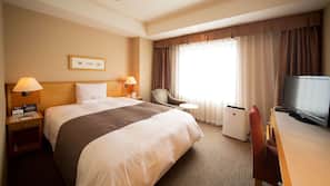 In-room safe, desk, iron/ironing board, free WiFi