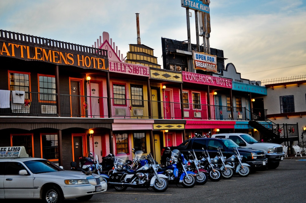 The Big Texan Motel, Amarillo: $71 Room Prices & Reviews | Travelocity