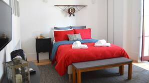 Iron/ironing board, free WiFi, linens