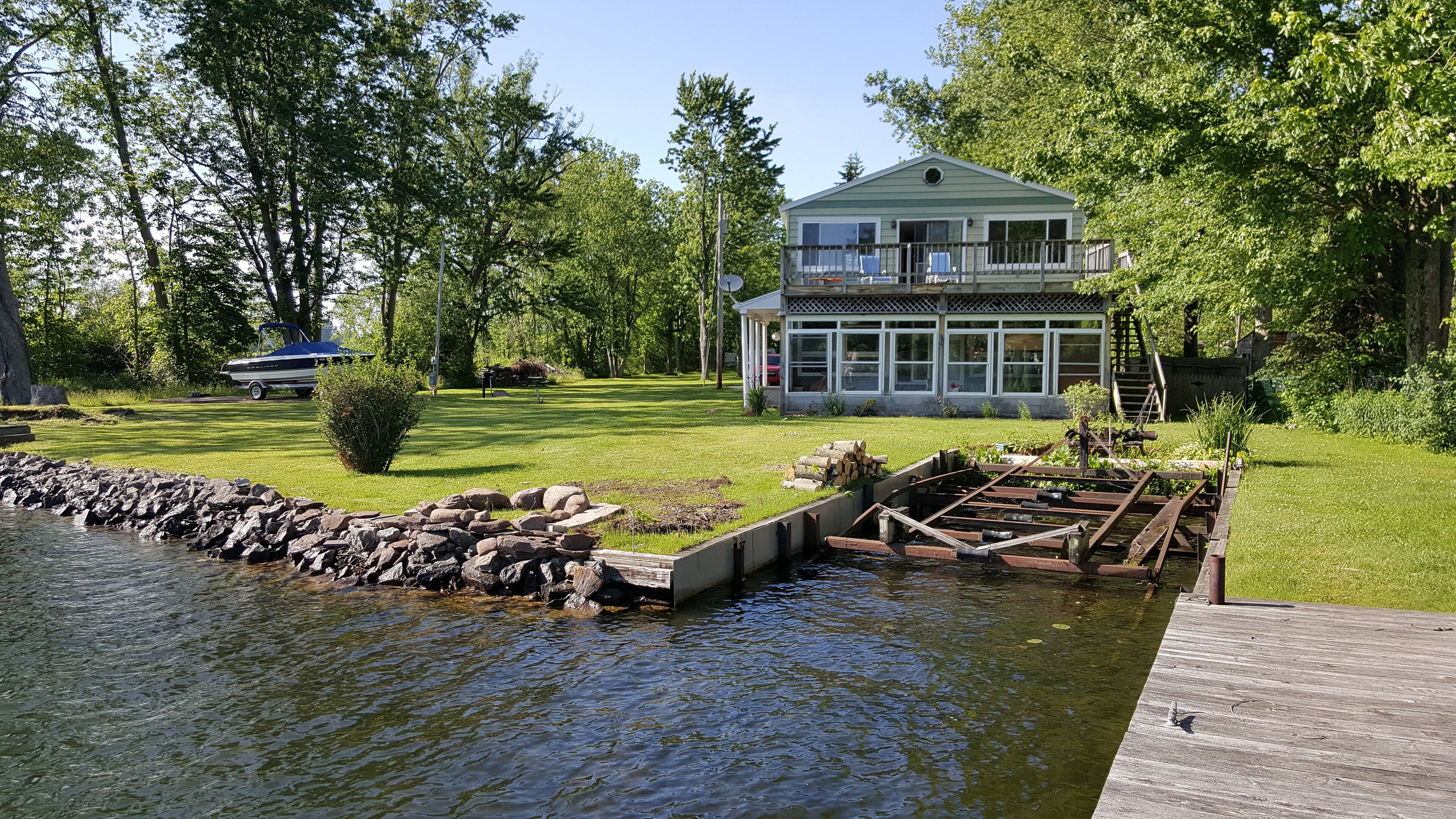 Sits On Edge Of Oneida River Great Swimming An Fishing In River And Oneida Lake In Central Square Ny Expedia