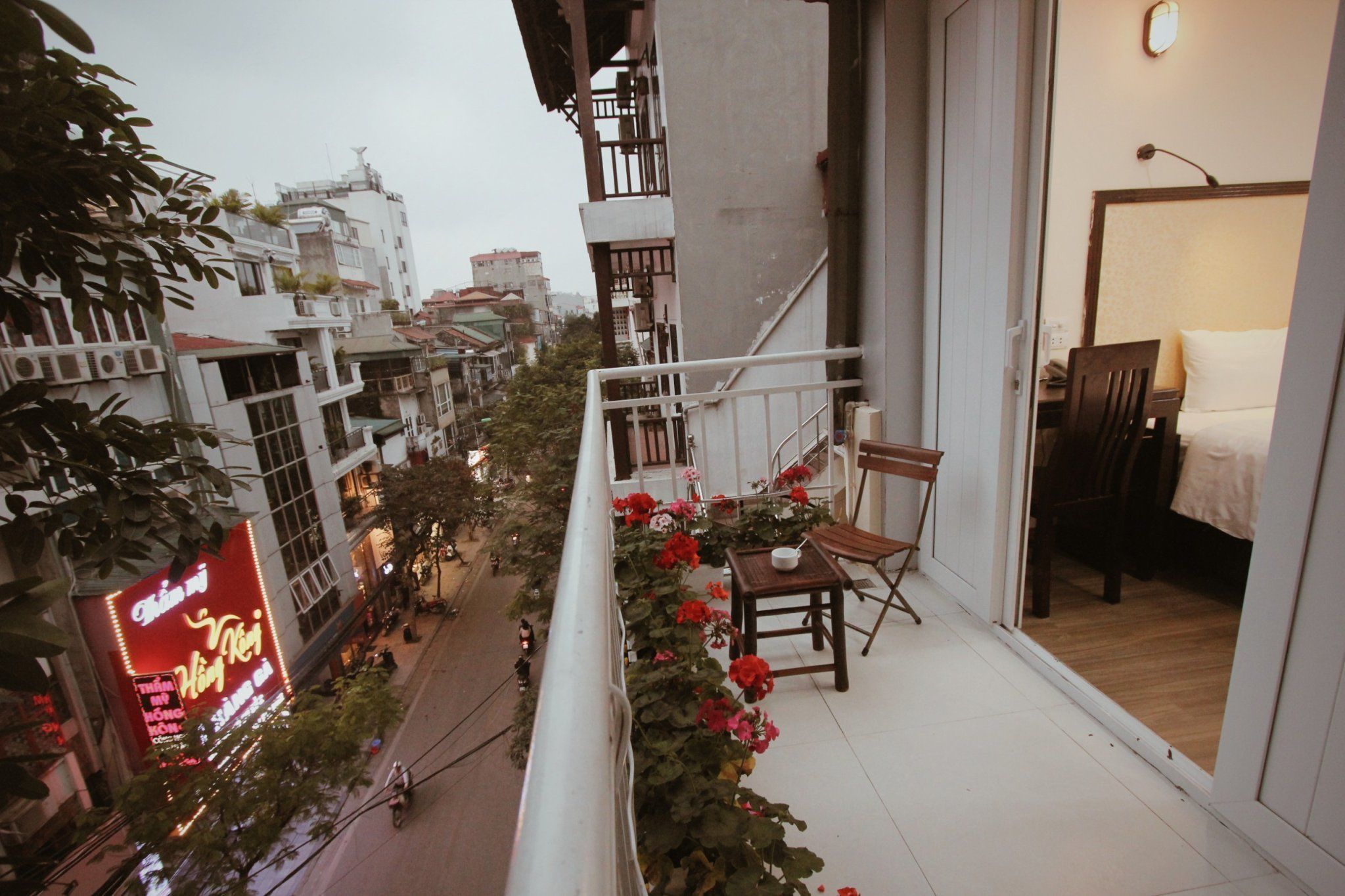 inflatable lounge bed rusta