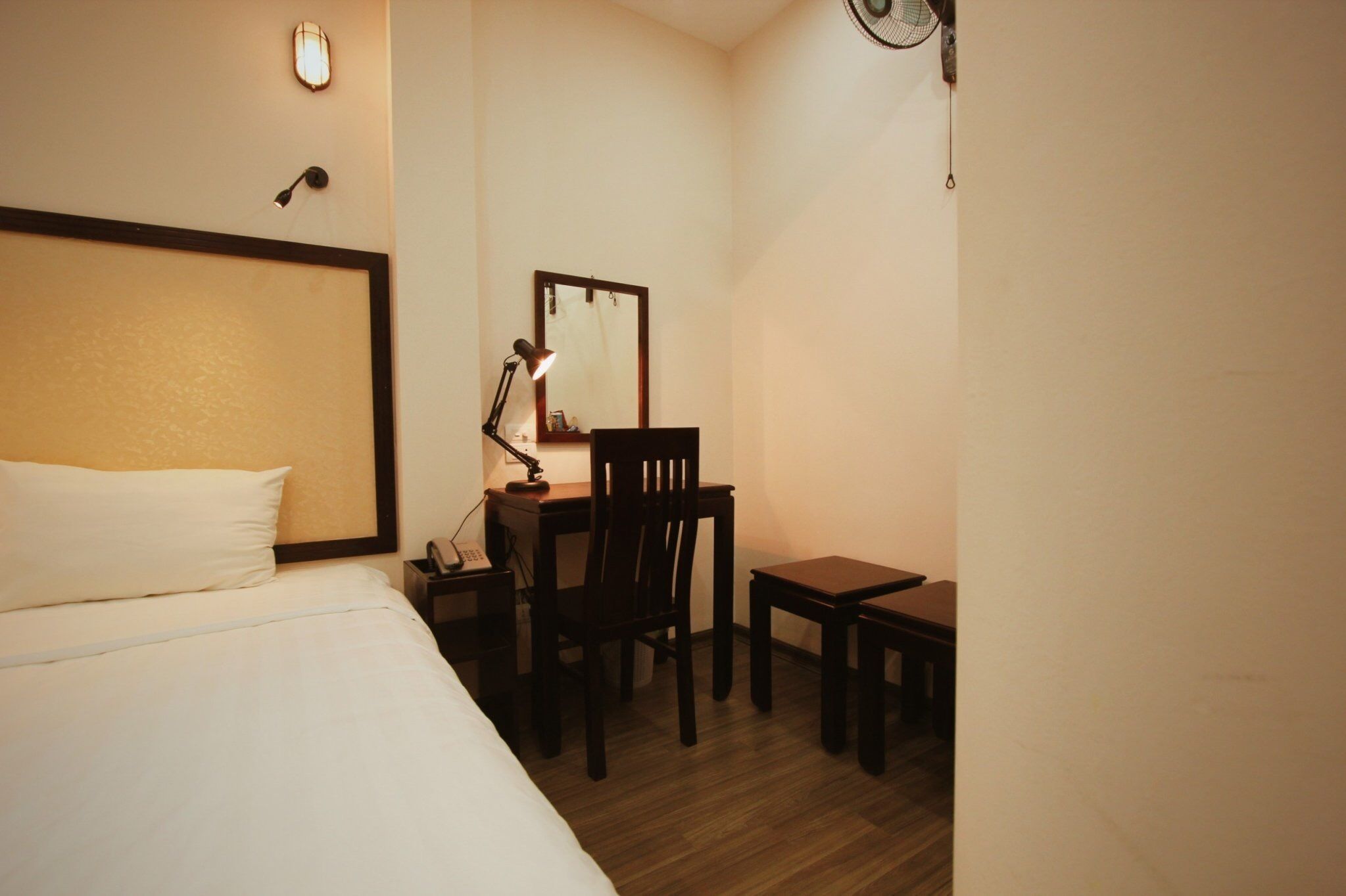 inflatable lounge bed rusta