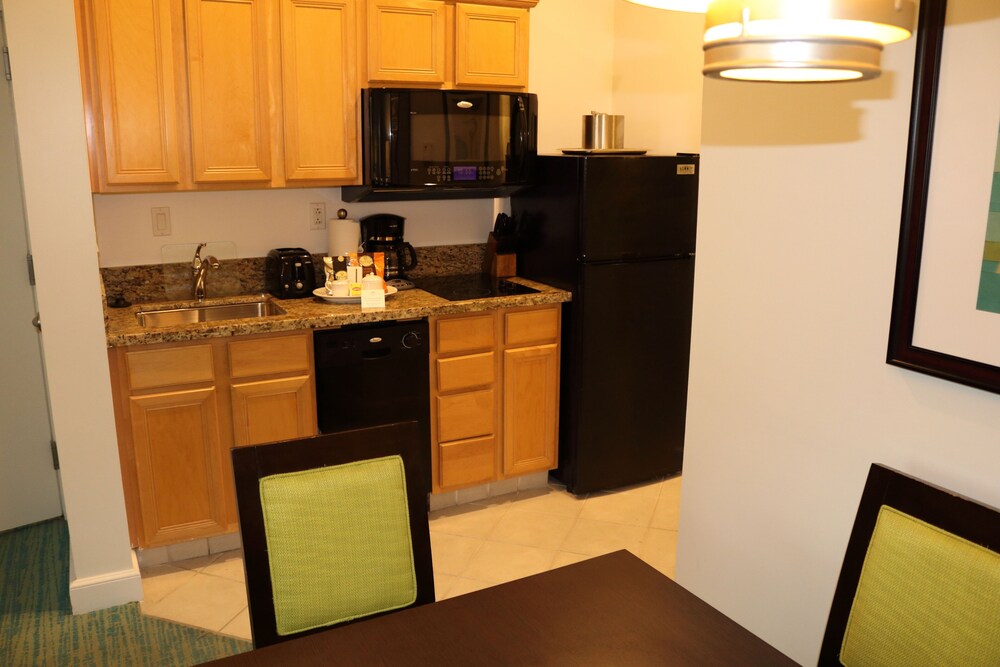 Full access to Atlantis, low price. Paradise Island Vrbo