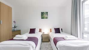 2 bedrooms, in-room safe, iron/ironing board, free WiFi