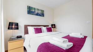 1 bedroom, in-room safe, iron/ironing board, free WiFi