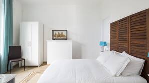 7 chambres, bureau, rideaux occultants, lits bébés (en supplément)
