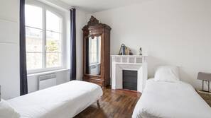 7 chambres, bureau, rideaux occultants, lits bébés (en supplément)