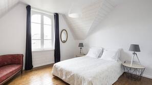 7 chambres, bureau, rideaux occultants, lits bébés (en supplément)