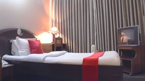 1 bedroom, Egyptian cotton sheets, premium bedding, down duvet