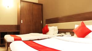 1 bedroom, Egyptian cotton sheets, premium bedding, down duvet