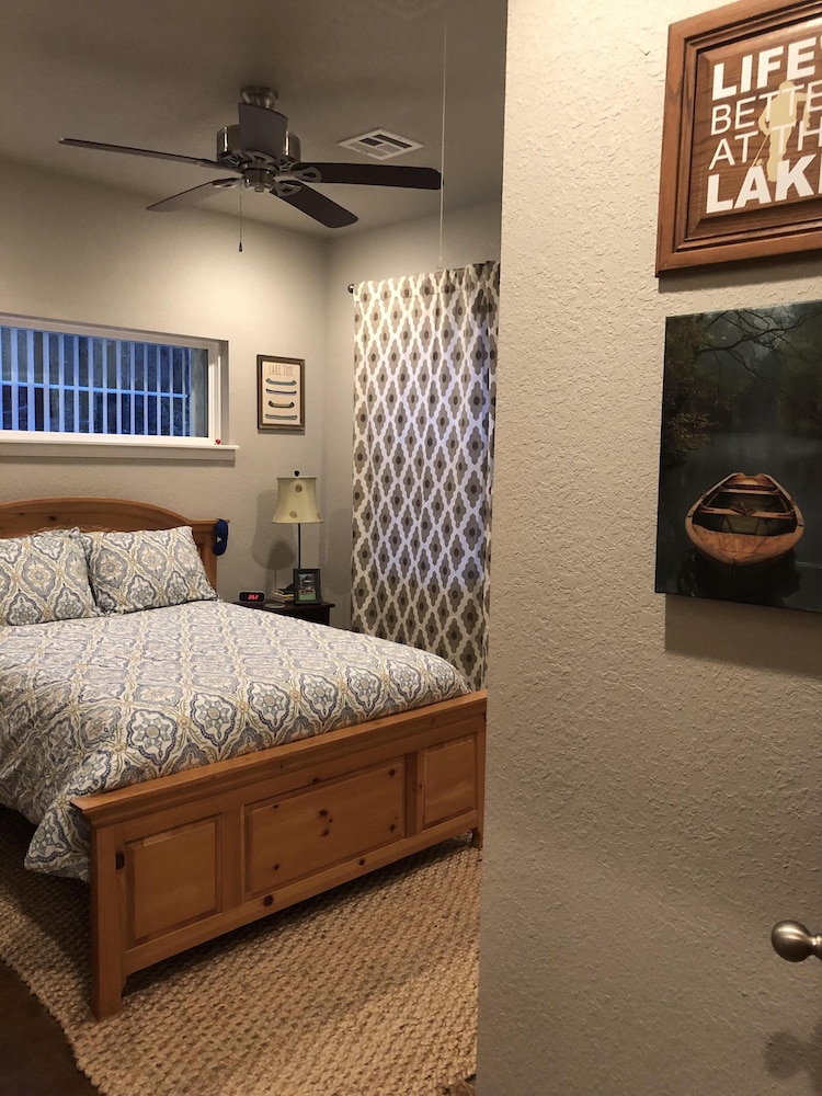 Cozy cabin on Fort Gibson Lake. PetFriendly! Cherokee County Vrbo