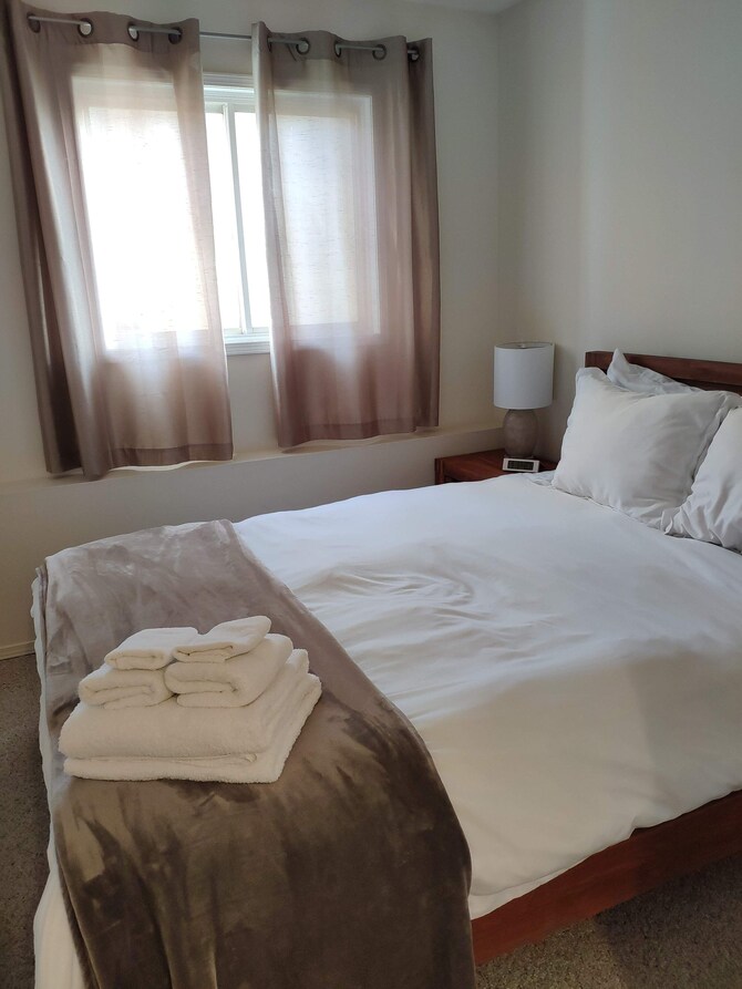 Spacious Elegant House By West Edmonton Mall 22 Pictures Reviews Prices Deals Expedia Ca