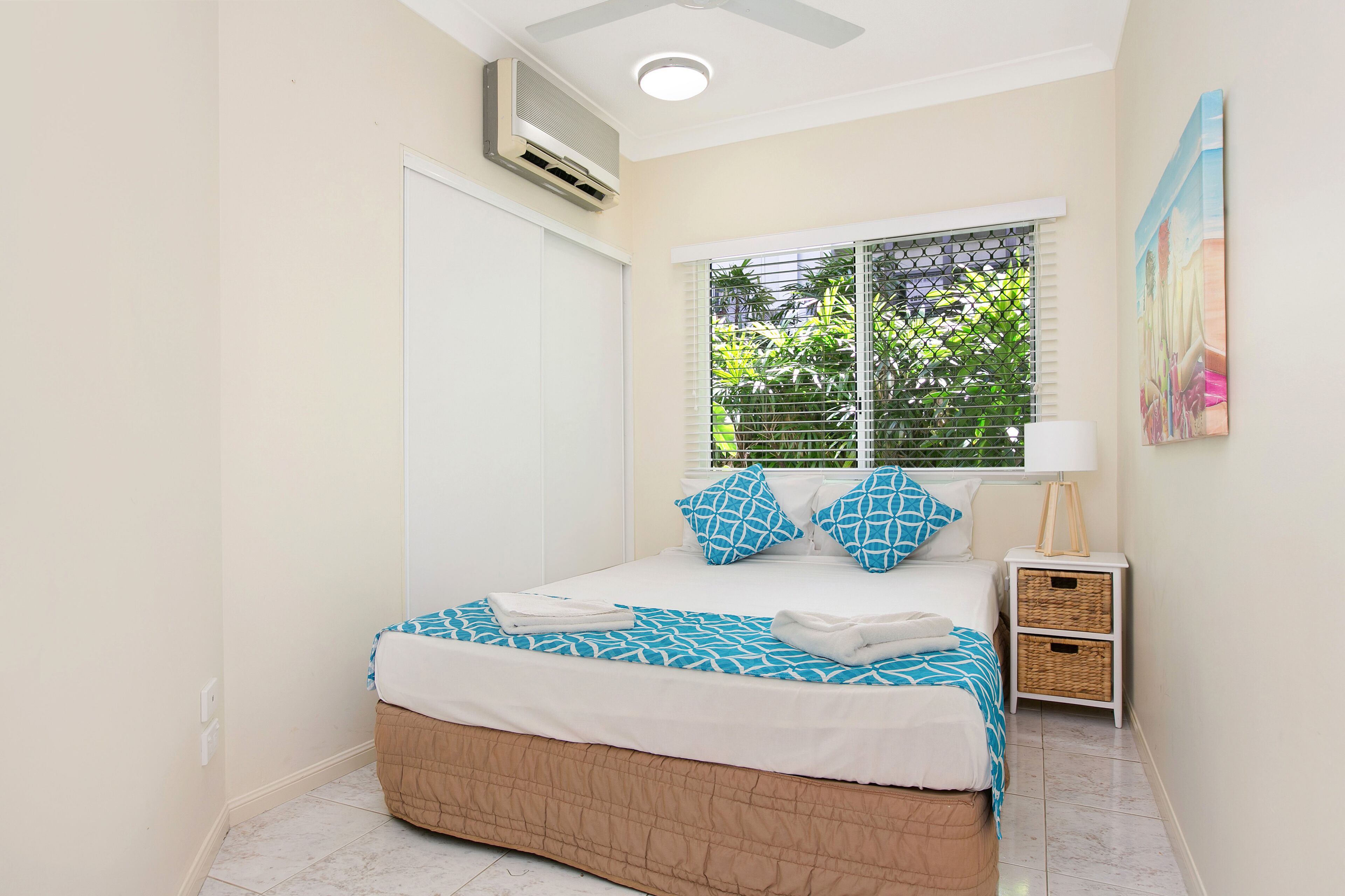 3BR Waterfront "the Beach House" - Wifi