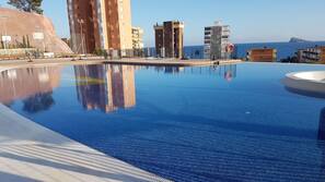 2 outdoor pools, pool loungers