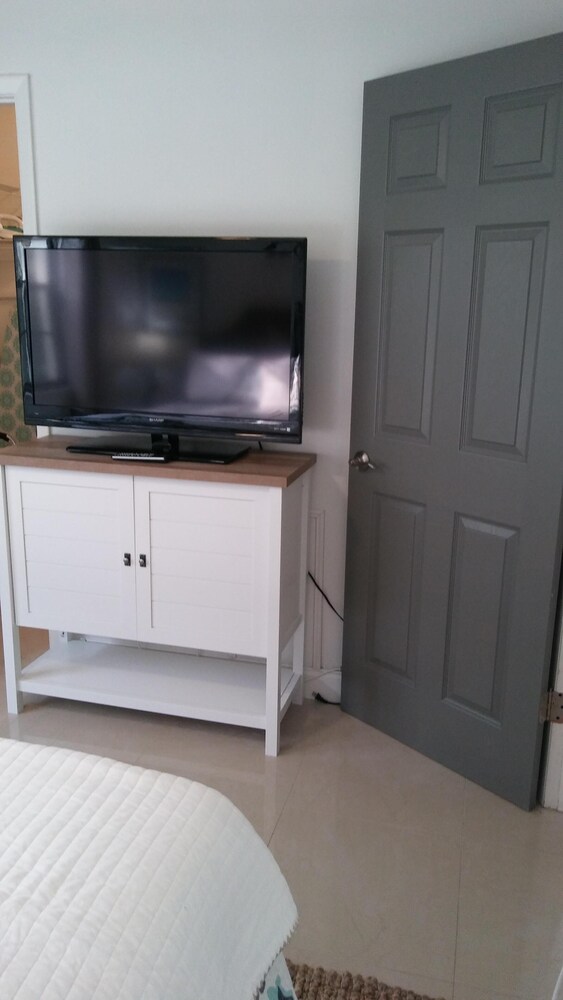 SEAVIEW at HONEYMOON ISLAND, WATER VIEWS, ON THE HONEYMOON ISLAND