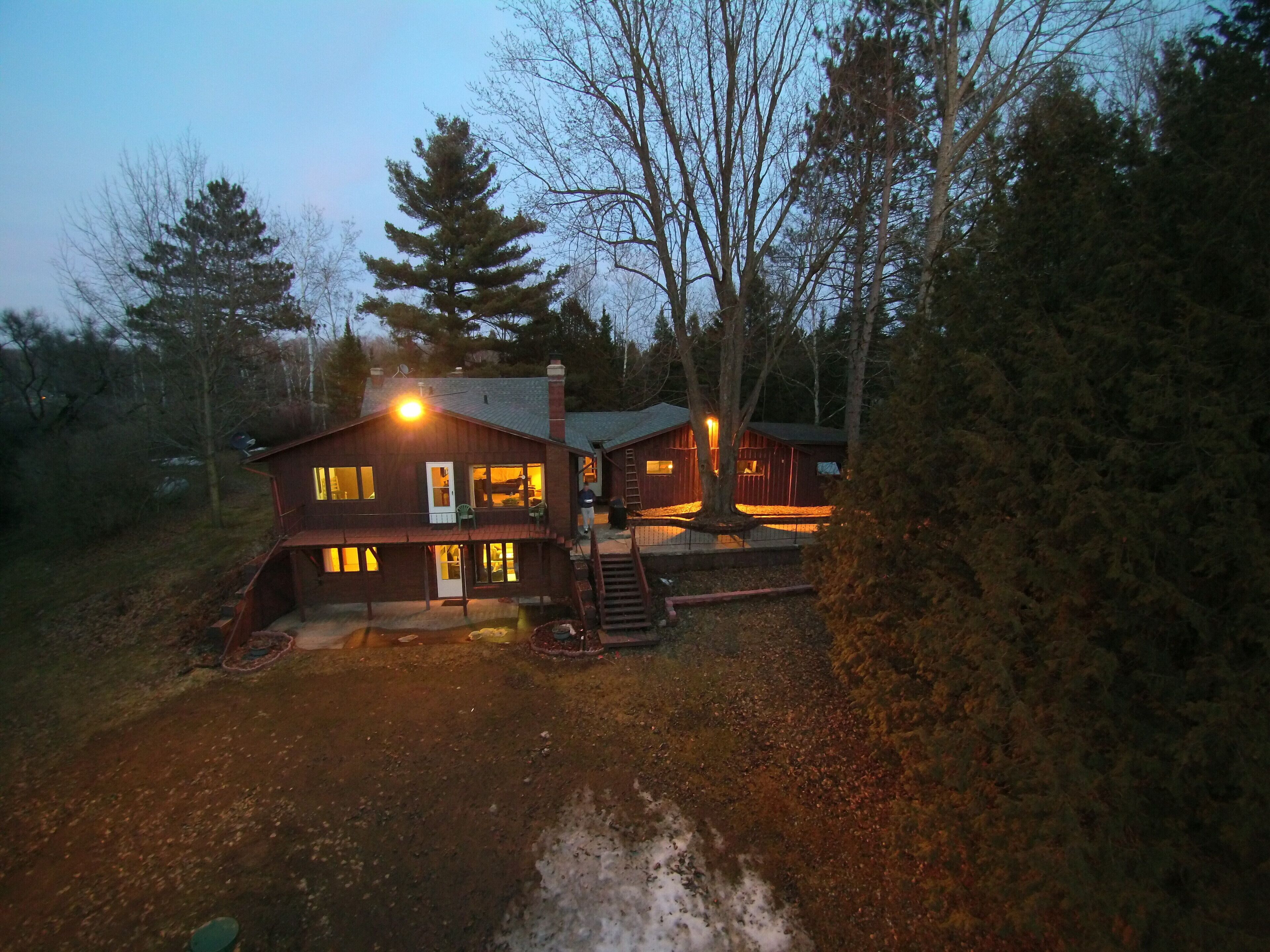 5 Bedroom Chalet on WI River. Kayak, Swim. 15 Minutes From Granite Peak Skiing in Wausau, United States