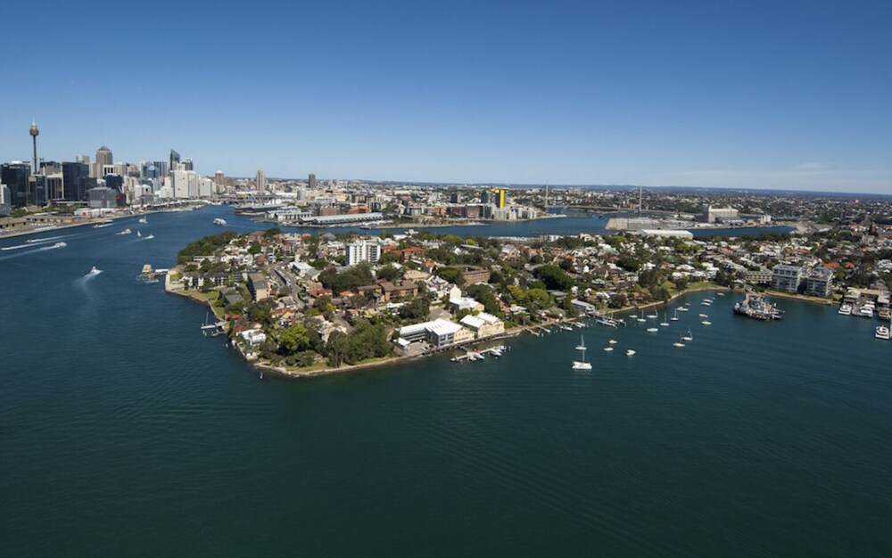 An Oasis in the City is a Solar powered B&B 10 minutes from central Sydney