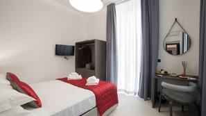 Minibar, desk, free WiFi, linens