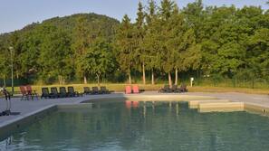 Piscine extérieure (ouverte en saison)